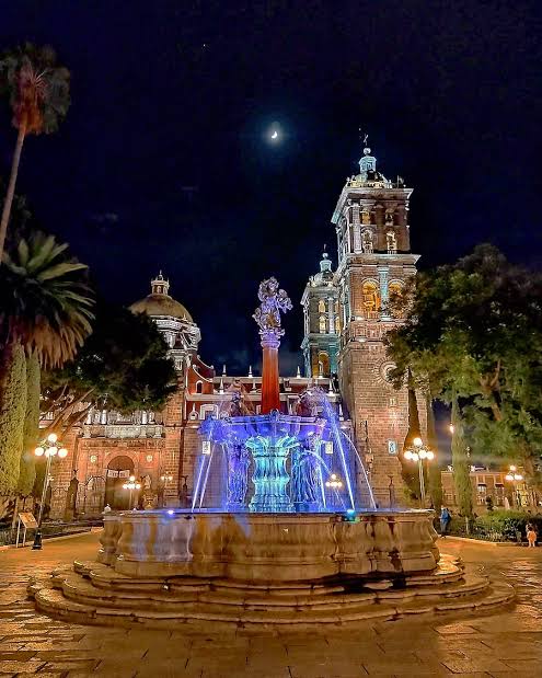 Guía nocturna de Puebla: qué visitar y a dónde salir de noche
